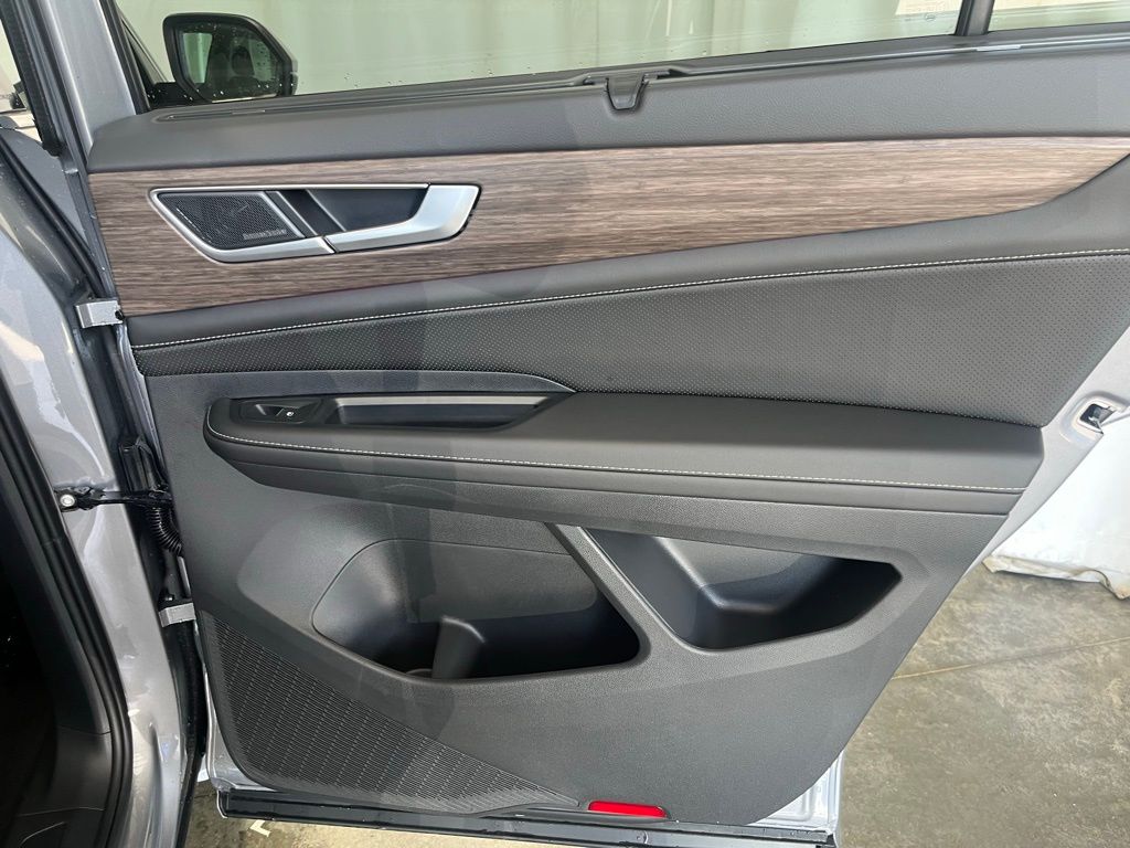 2025 Volkswagen Atlas SEL Premium R-Line photo 22