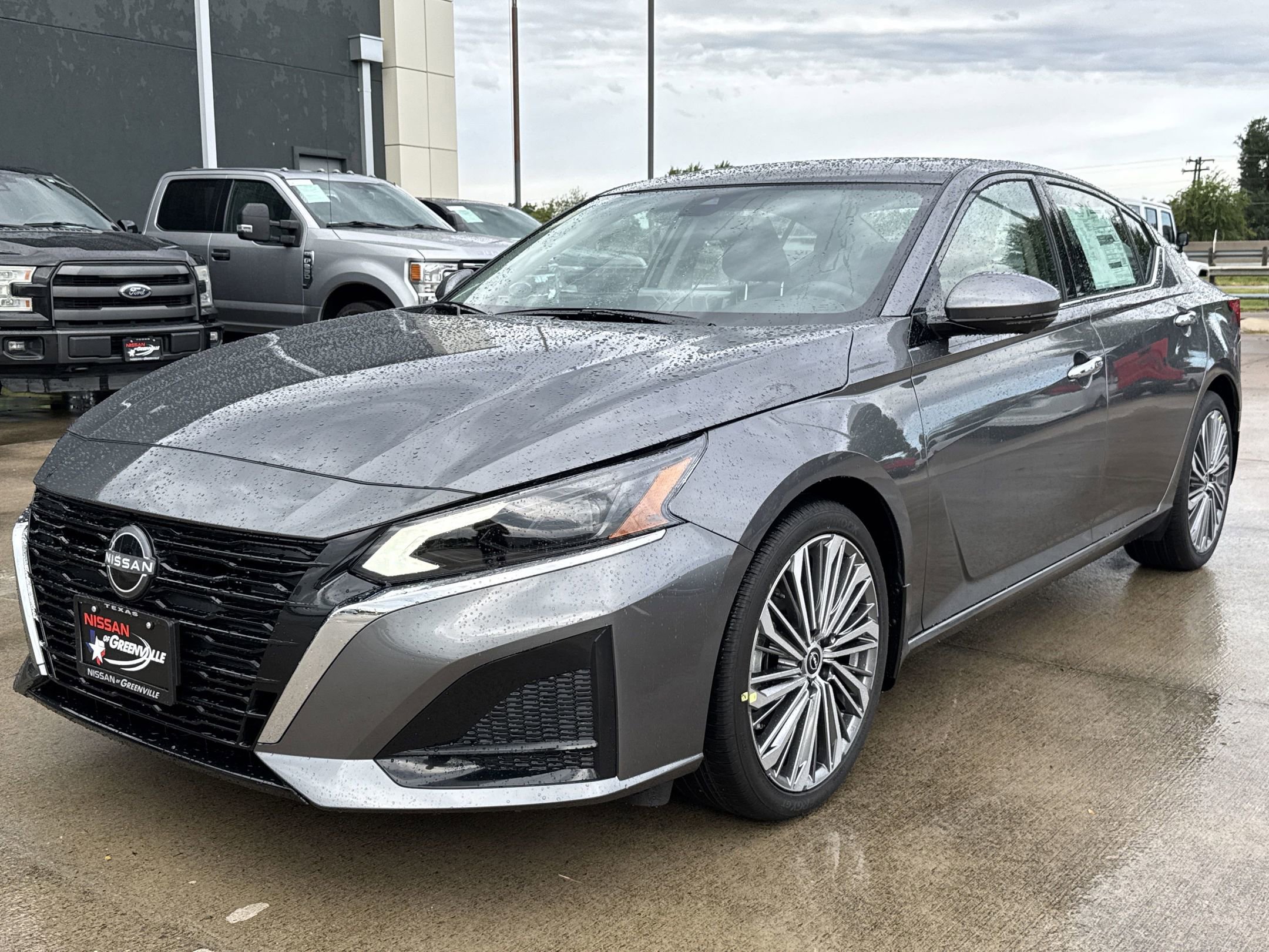 2025 Nissan Altima SL photo 2