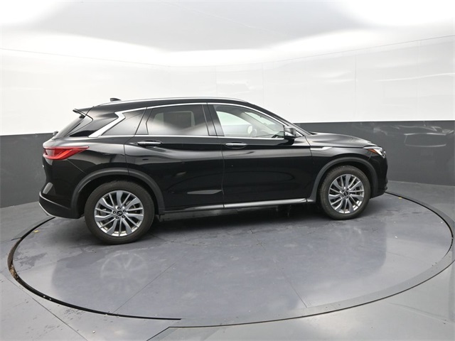 2024 Infiniti QX50 Luxe photo 8