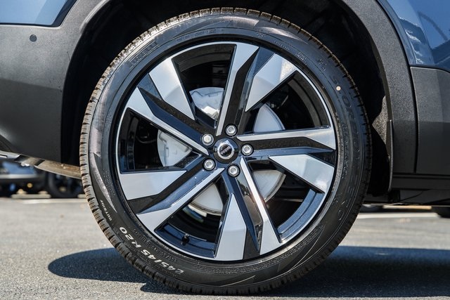 2026 Volvo XC40 photo 14