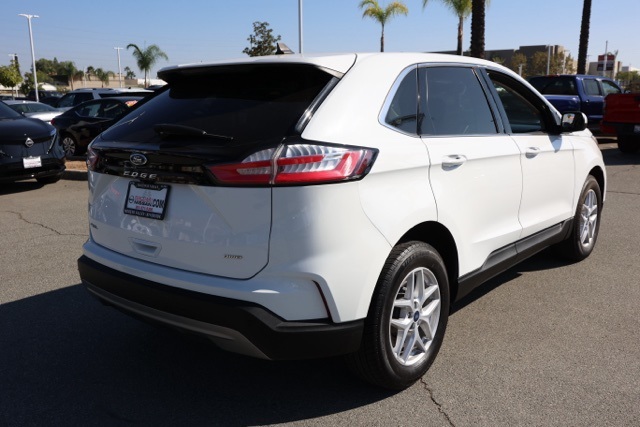 2022 Ford Edge SEL photo 3