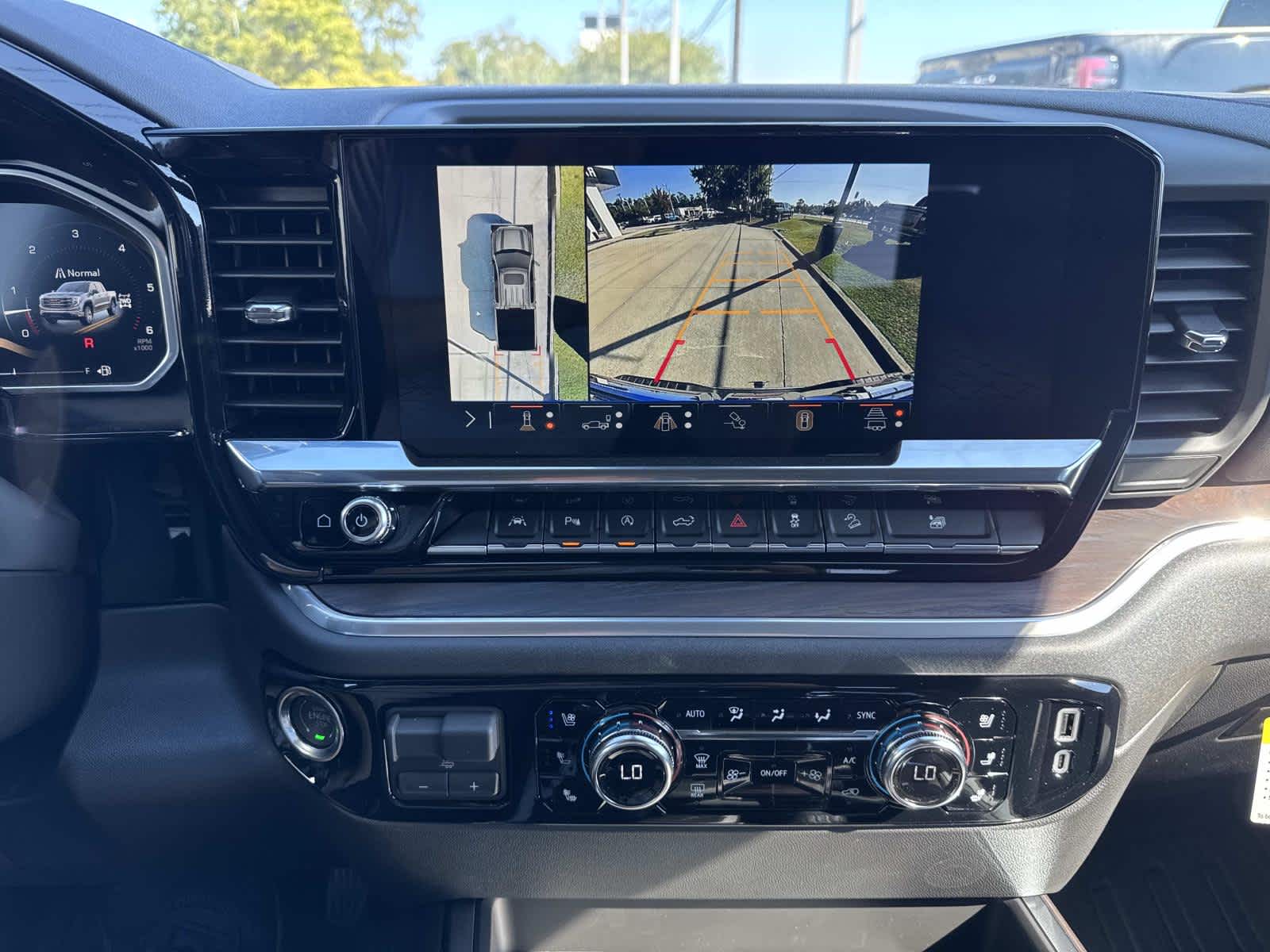 2026 Gmc Sierra SLT photo 17