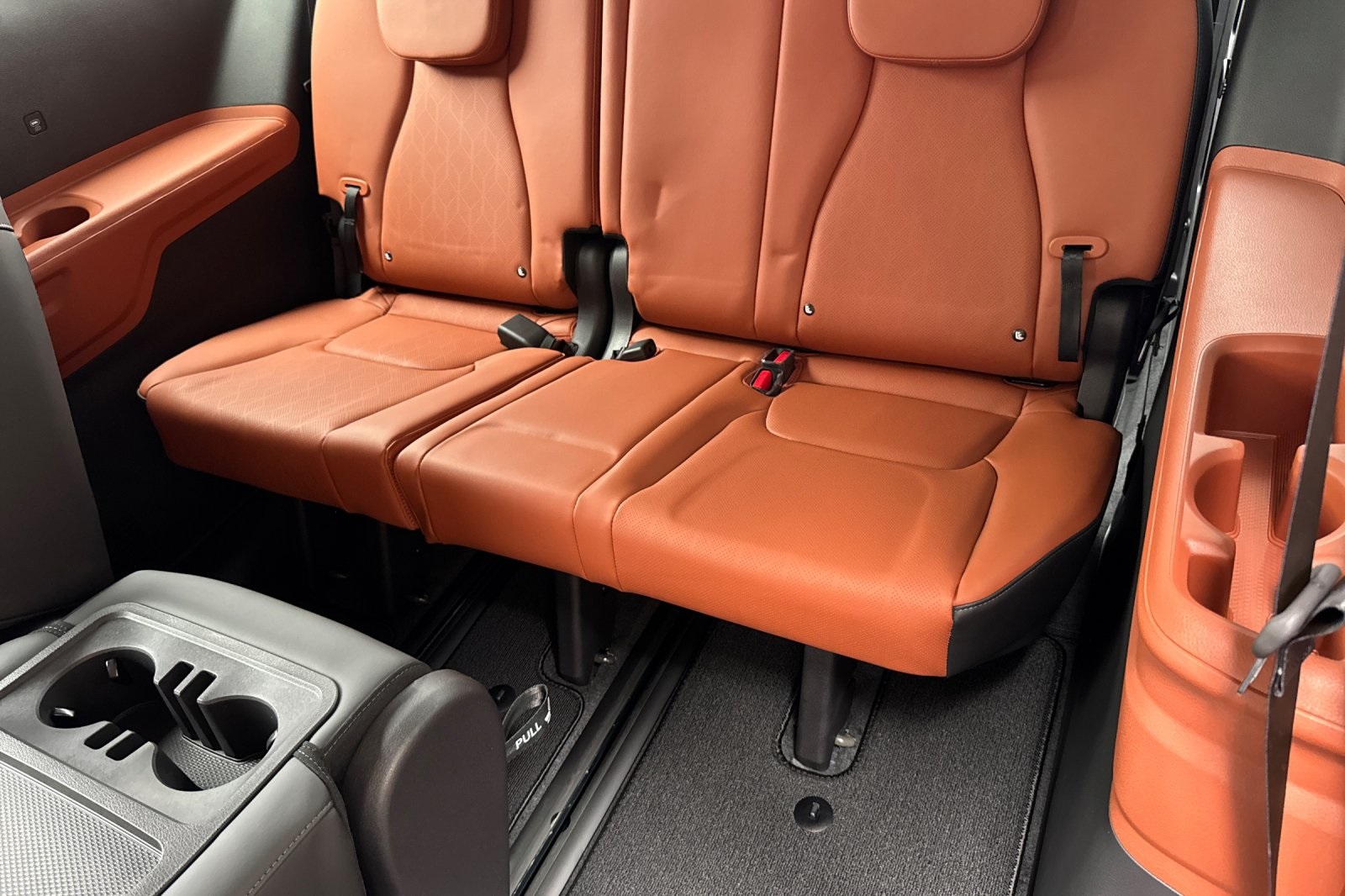 2026 Kia Carnival EX photo 9