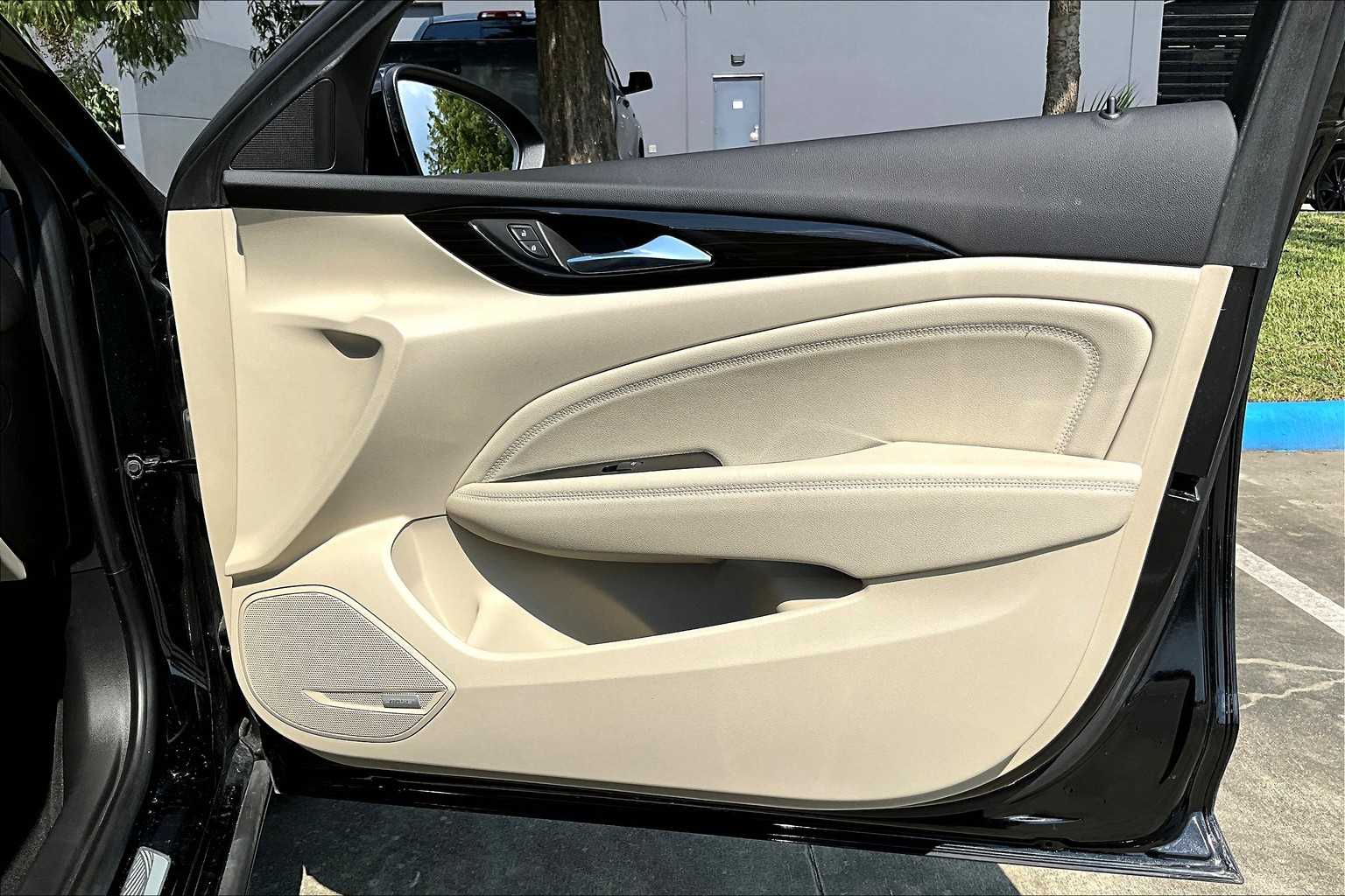 2018 Buick Regal Sportback Preferred II photo 19