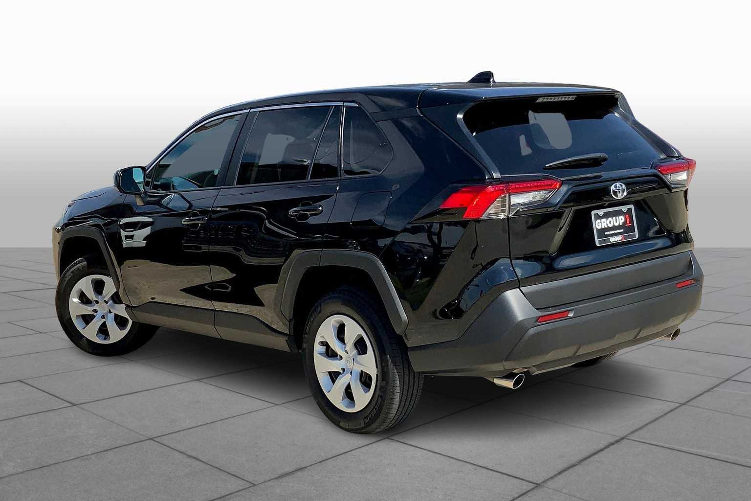 2024 Toyota RAV4 LE photo 10