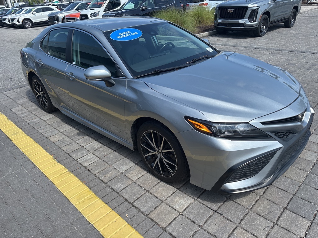 2022 Toyota Camry SE photo 7