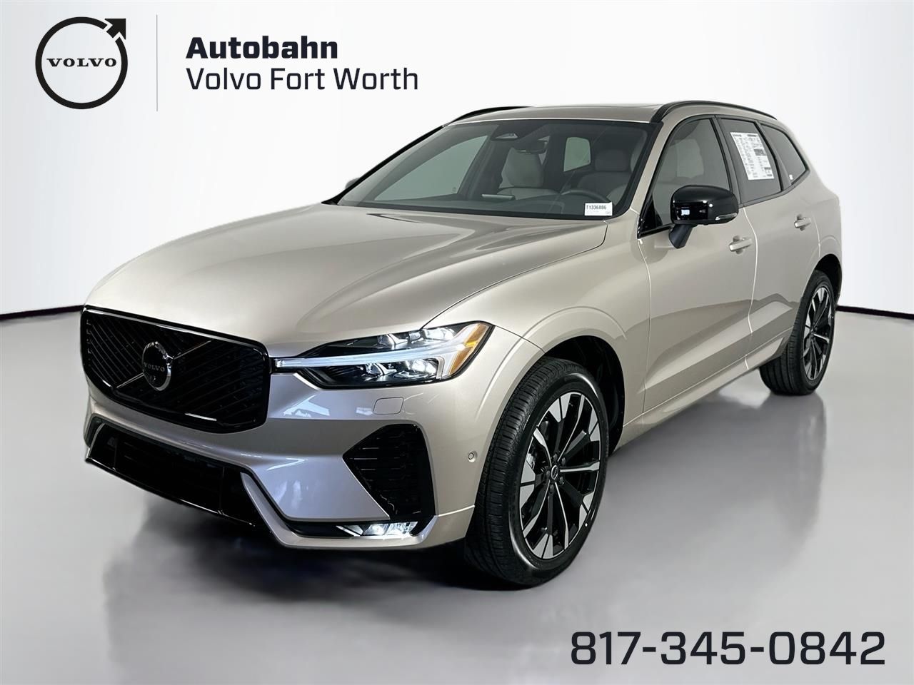 2026 Volvo XC60 Plus's photo