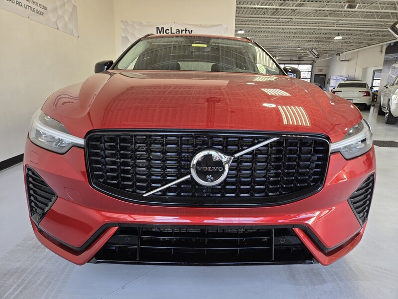 2024 Volvo XC60 B5 Plus photo 24