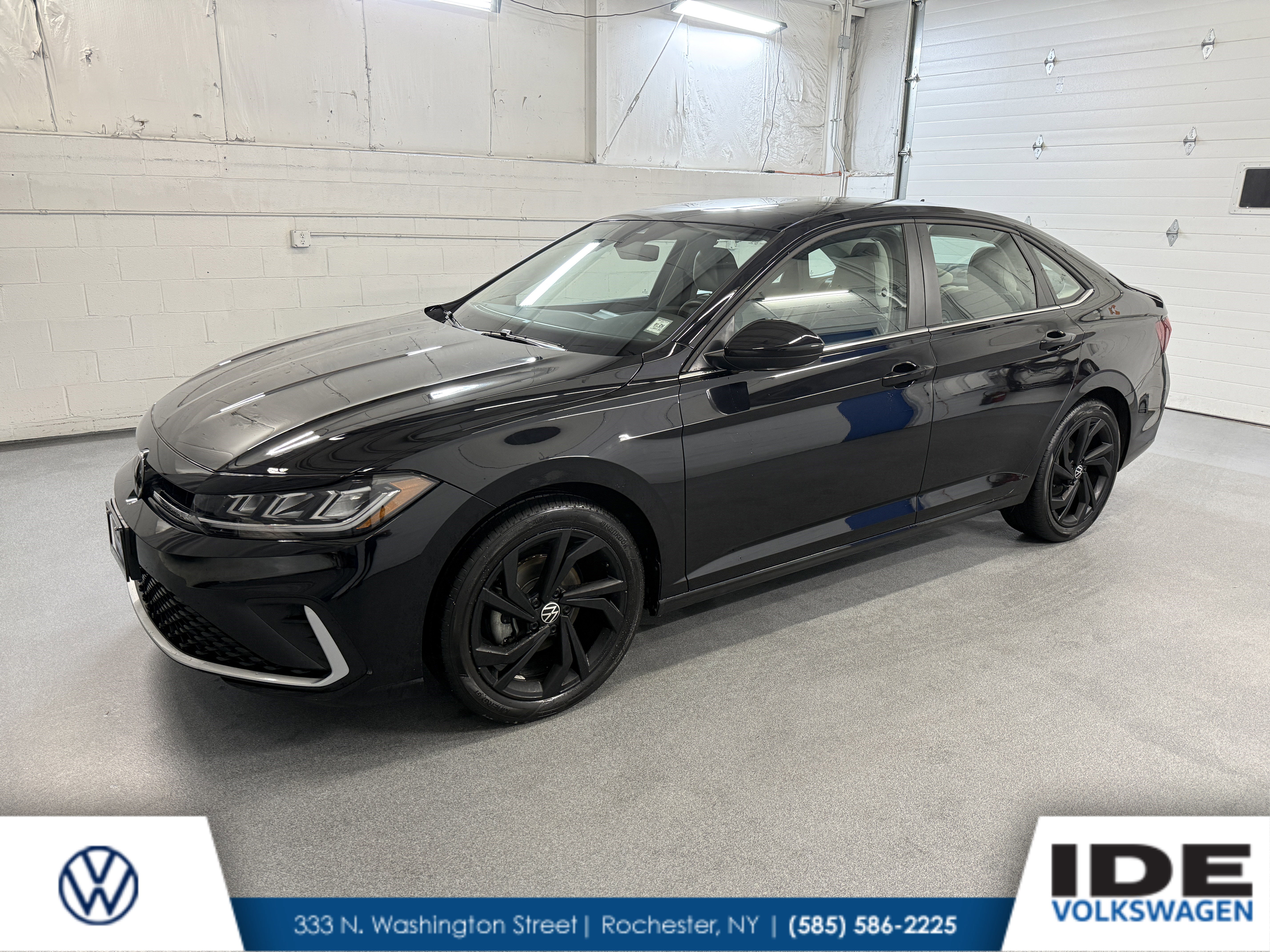 2025 Volkswagen Jetta SE's photo