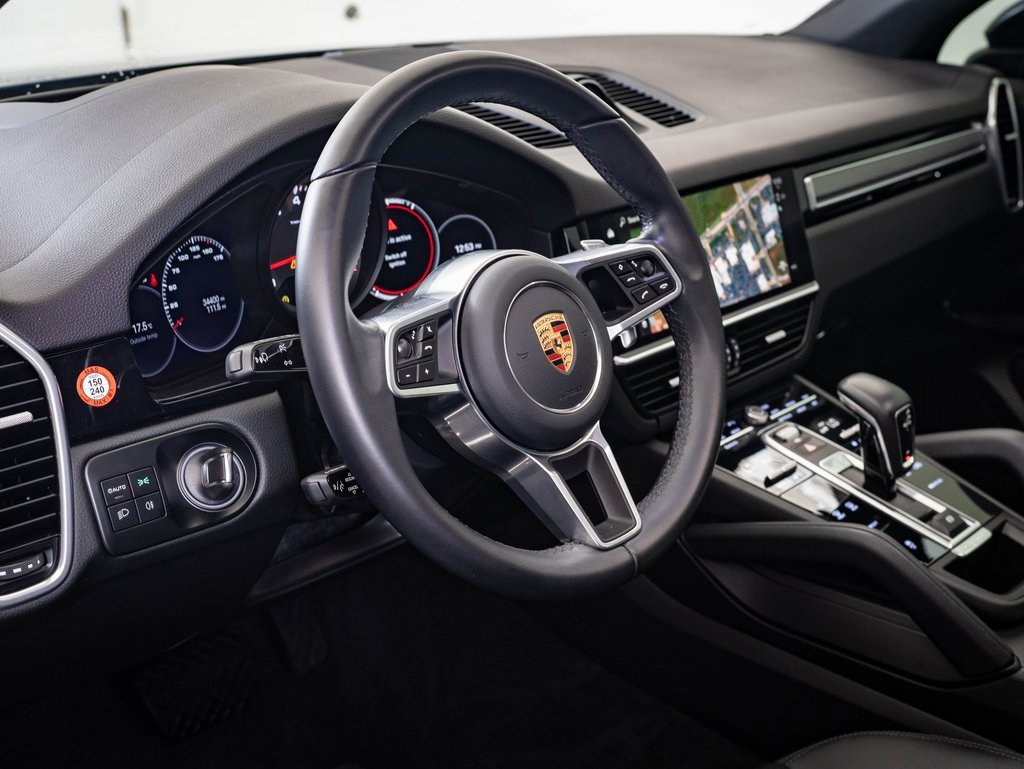 2023 Porsche Cayenne Platinum Edition photo 4