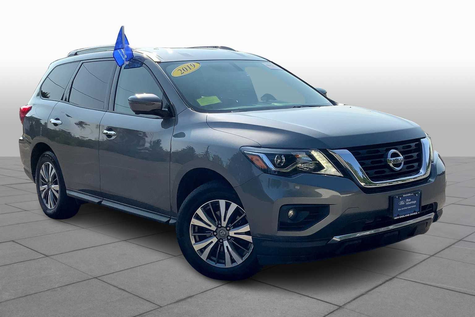 Used 2019 Nissan Pathfinder SL with VIN 5N1DR2MM1KC608221 for sale in Auburn, MA