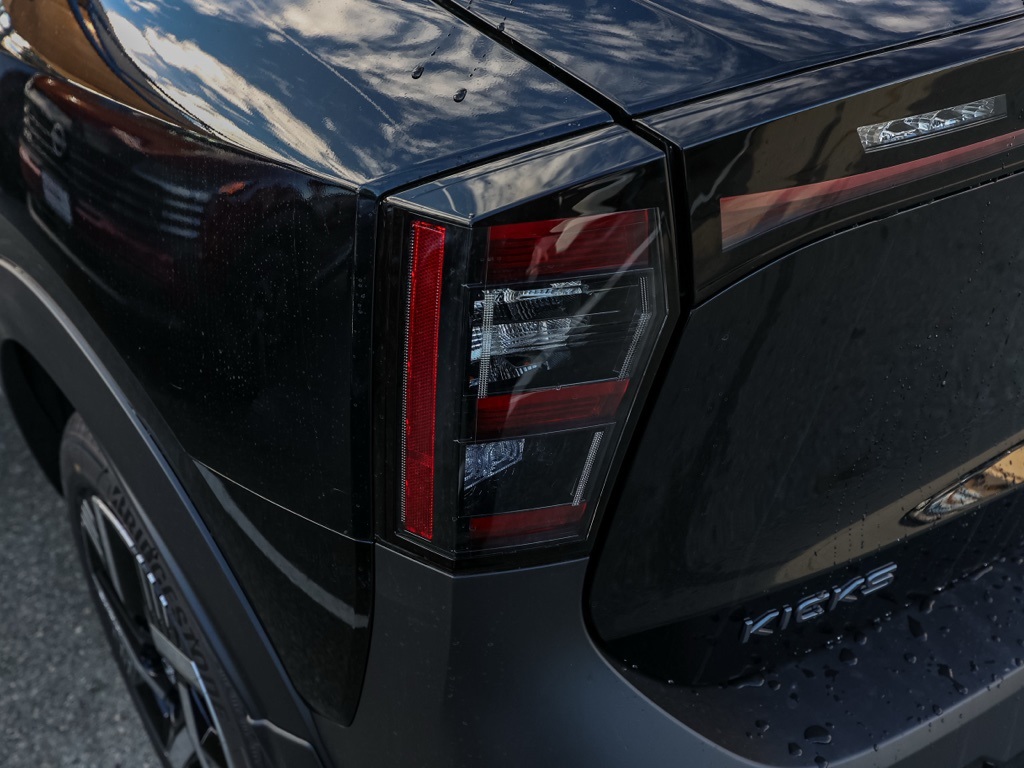 2026 Nissan Kicks SV photo 2