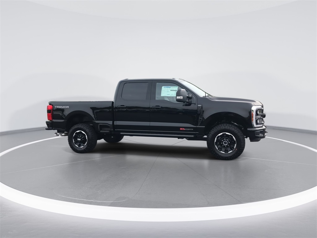 2025 Ford F-250 Lariat photo 2
