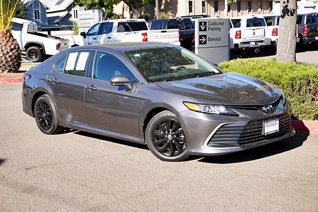 2023 Toyota Camry LE photo 2