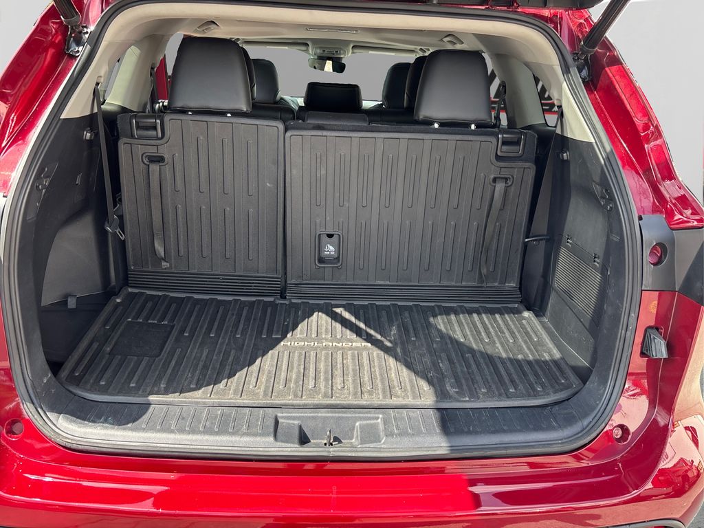 2022 Toyota Highlander XLE photo 11