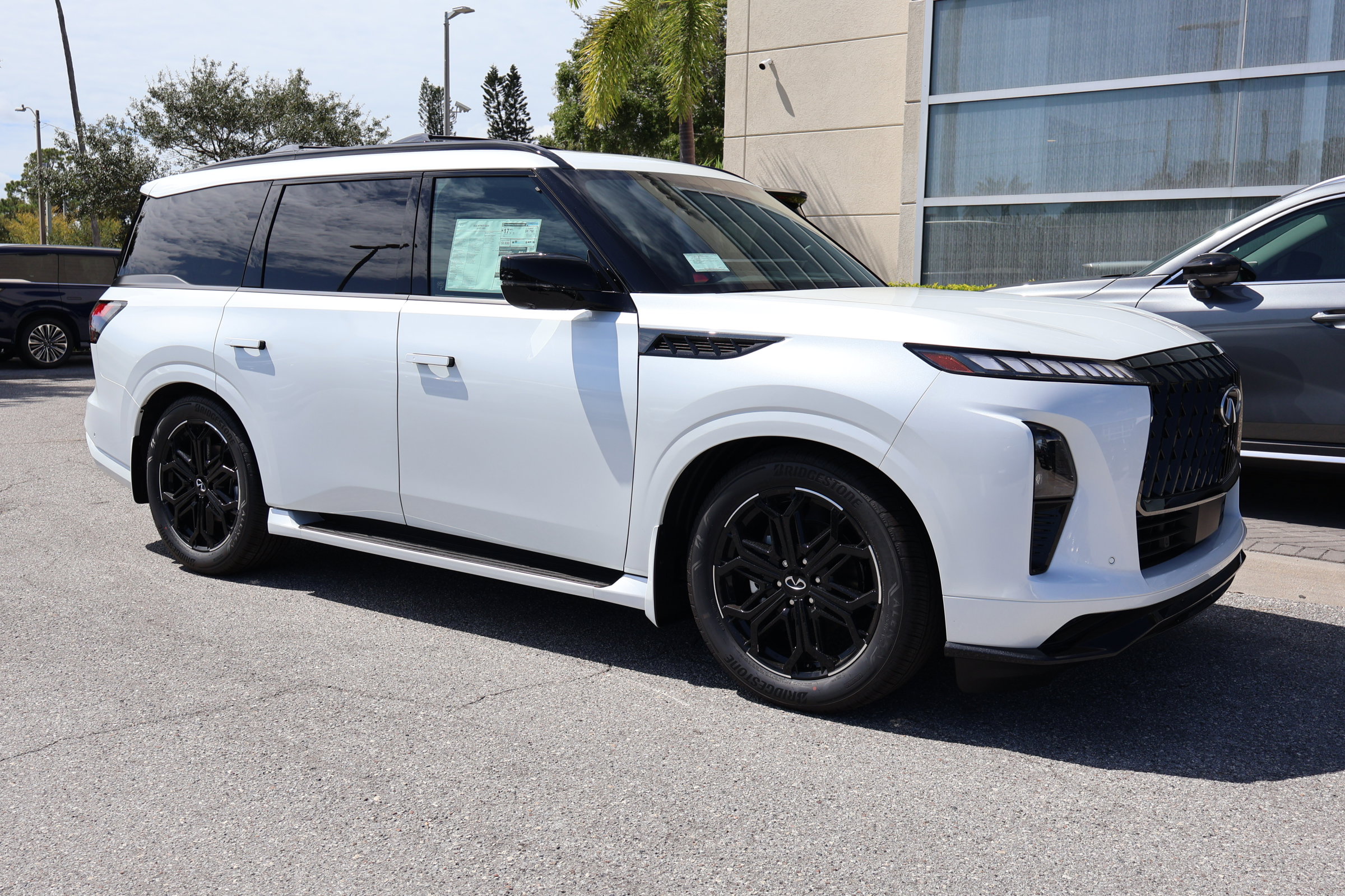 2026 Infiniti QX80 Sensory photo 6