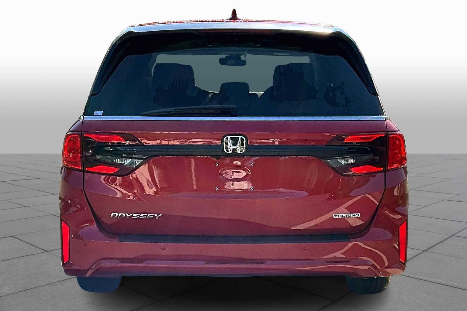 2026 Honda Odyssey Touring photo 4