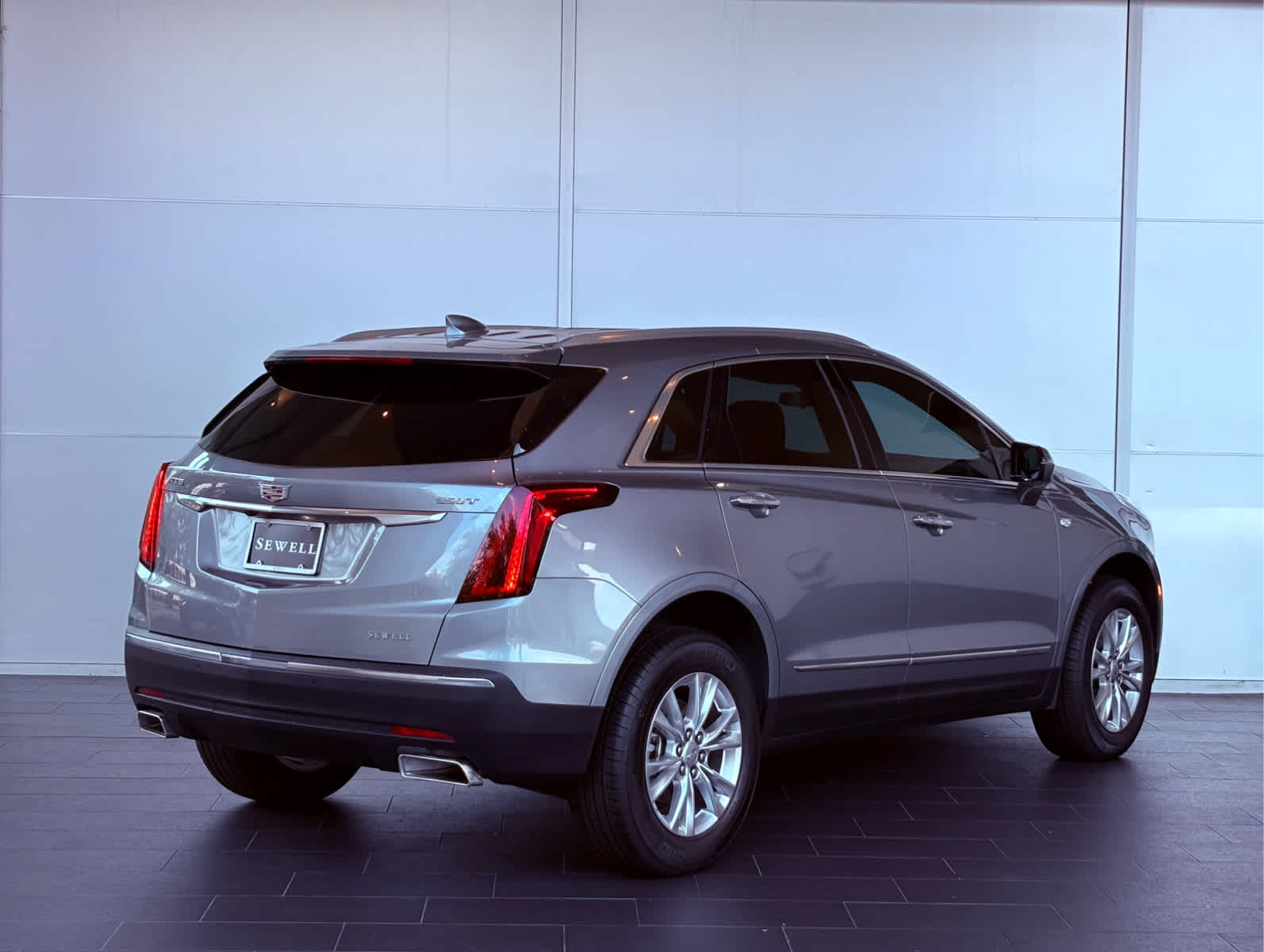 2025 Cadillac XT5 Luxury photo 3