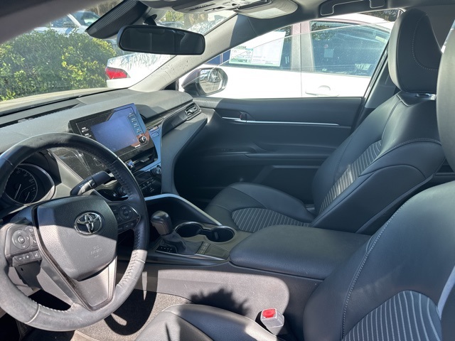 2022 Toyota Camry SE photo 3