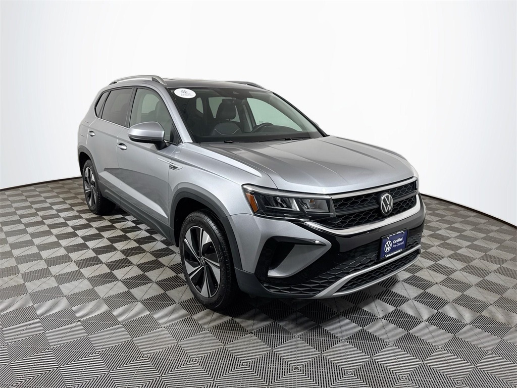 2024 Volkswagen Taos SE photo 4