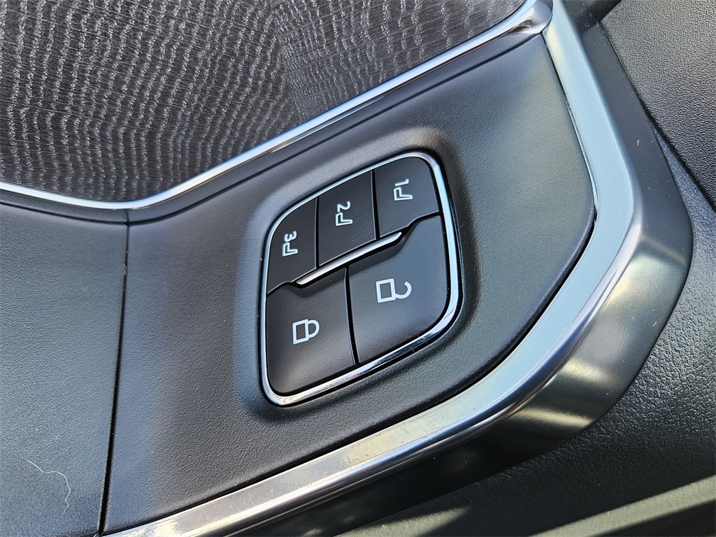 2025 Ford F-250 Platinum photo 12