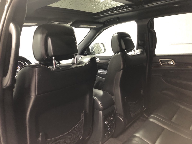 2017 Jeep Grand Cherokee Overland photo 13