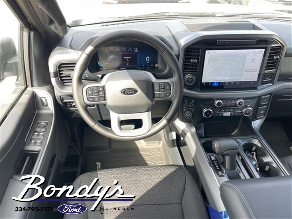 2025 Ford F-150 XLT photo 3