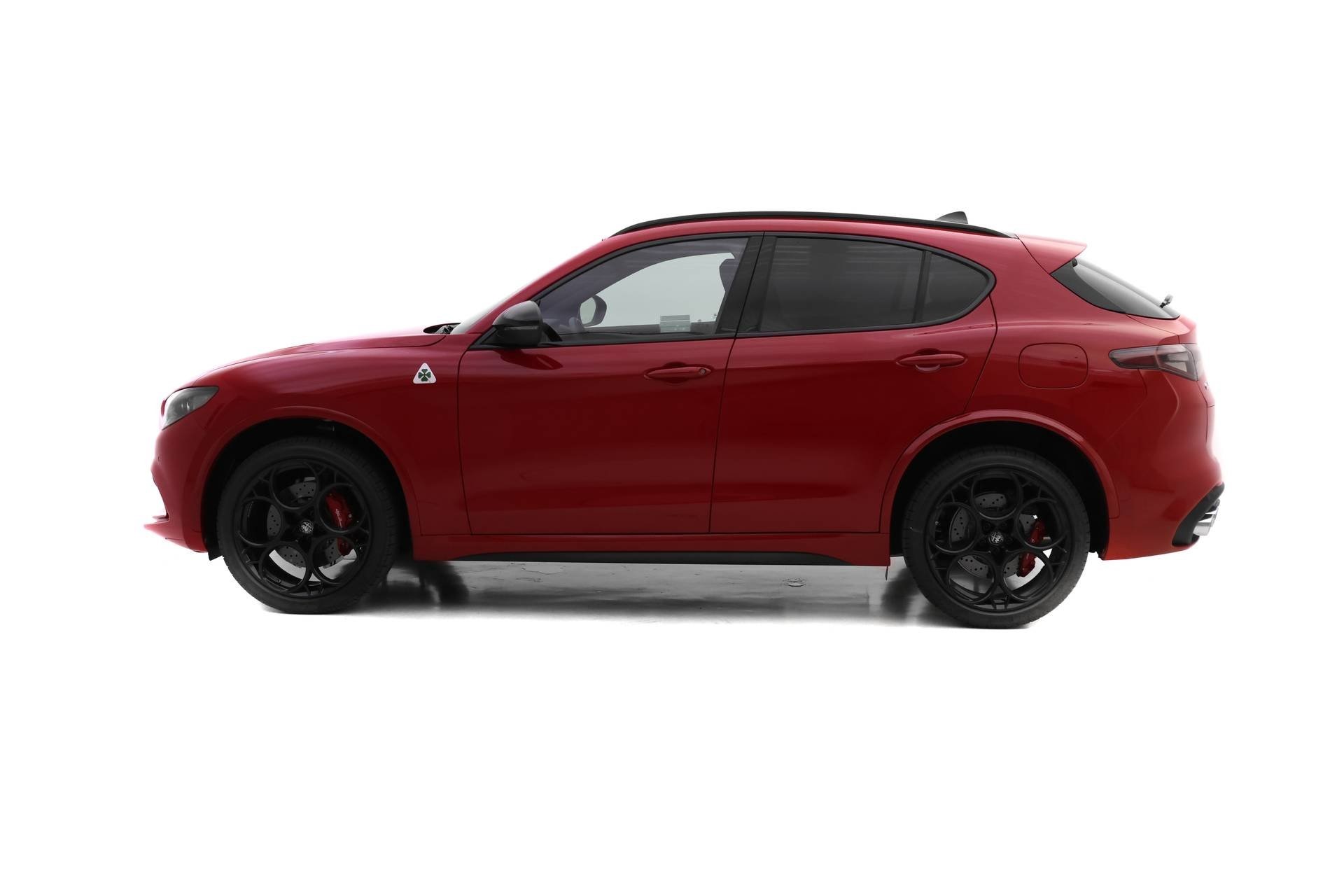 2024 Alfa Romeo Stelvio Quadrifoglio photo 3