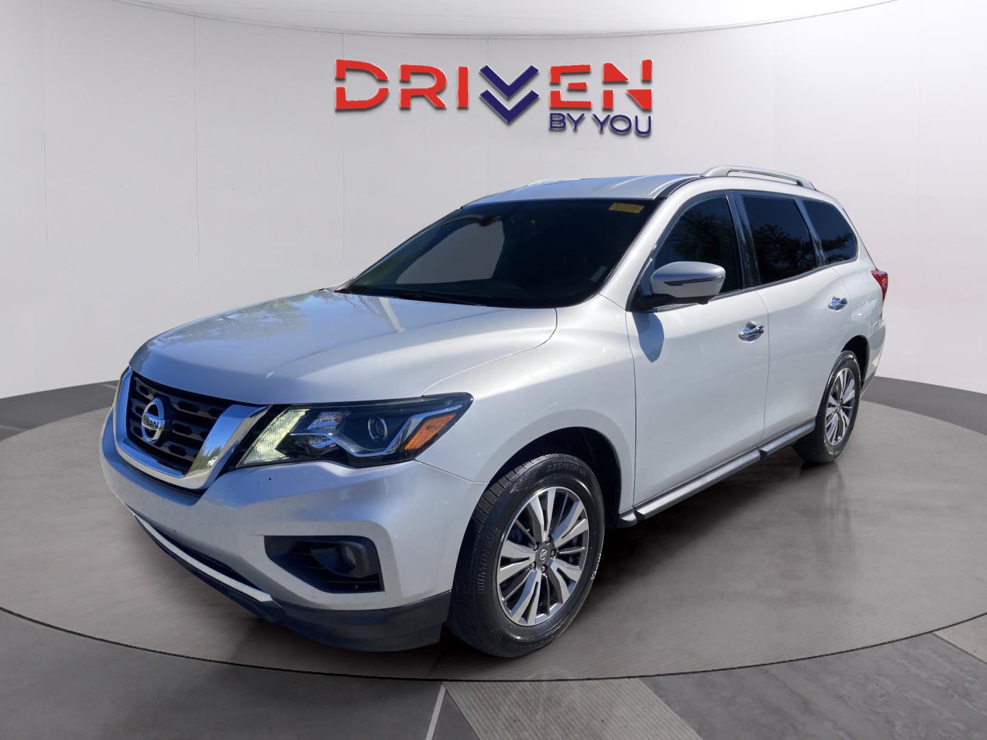 Used 2019 Nissan Pathfinder SL with VIN 5N1DR2MN8KC612033 for sale in Marianna, FL