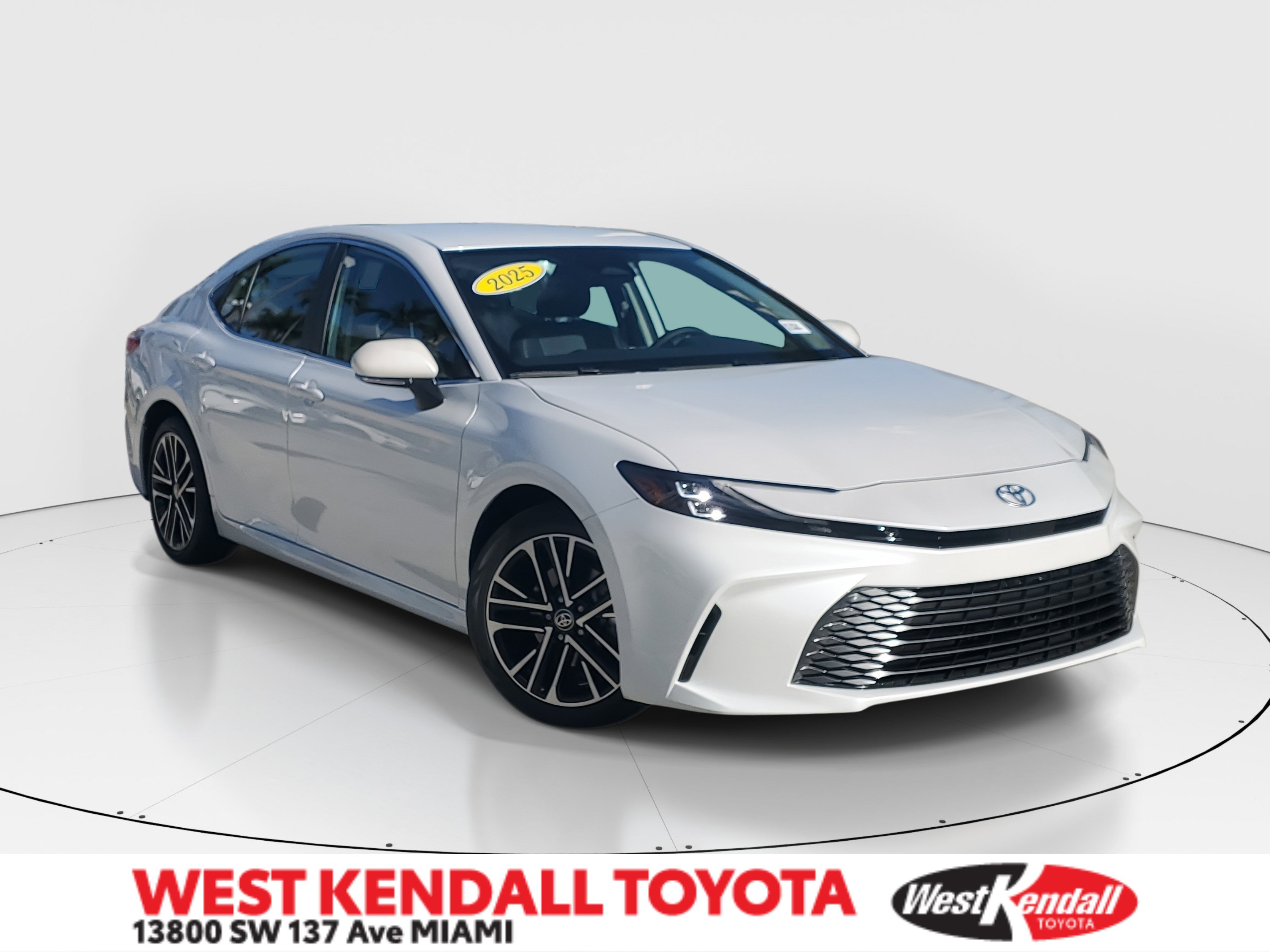 2025 Toyota Camry XLE's photo
