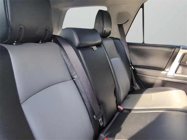 2014 Toyota 4Runner SR5 photo 37