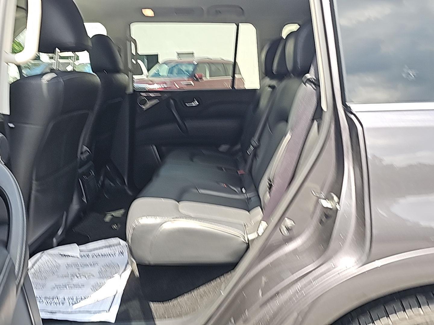 2024 Infiniti QX80 Luxe photo 11