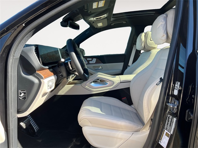 2025 Mercedes Benz GLS 450 4MATIC photo 9