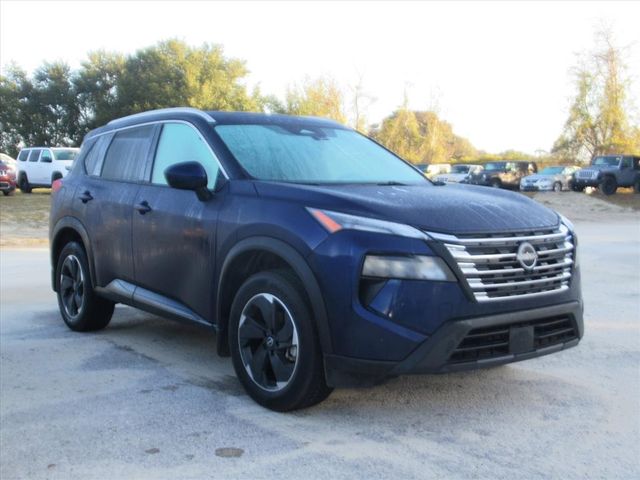 2024 Nissan Rogue SV's photo