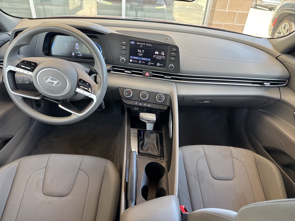 2024 Hyundai Elantra SE photo 18