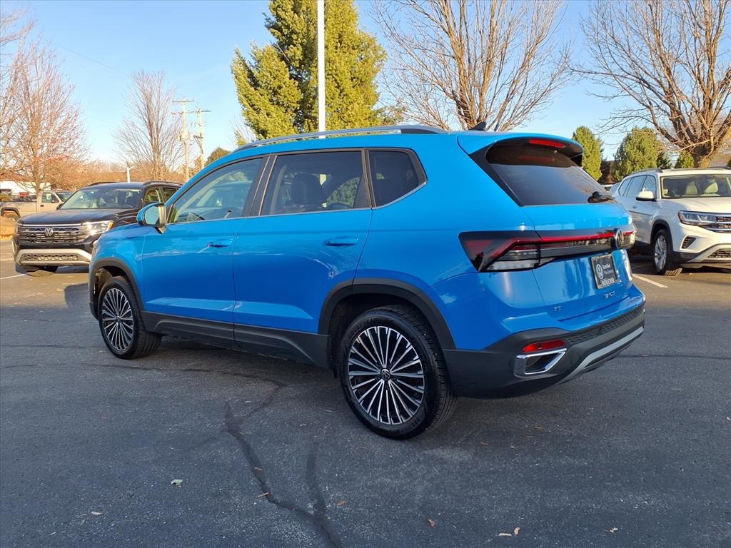 2025 Volkswagen Taos SE photo 4