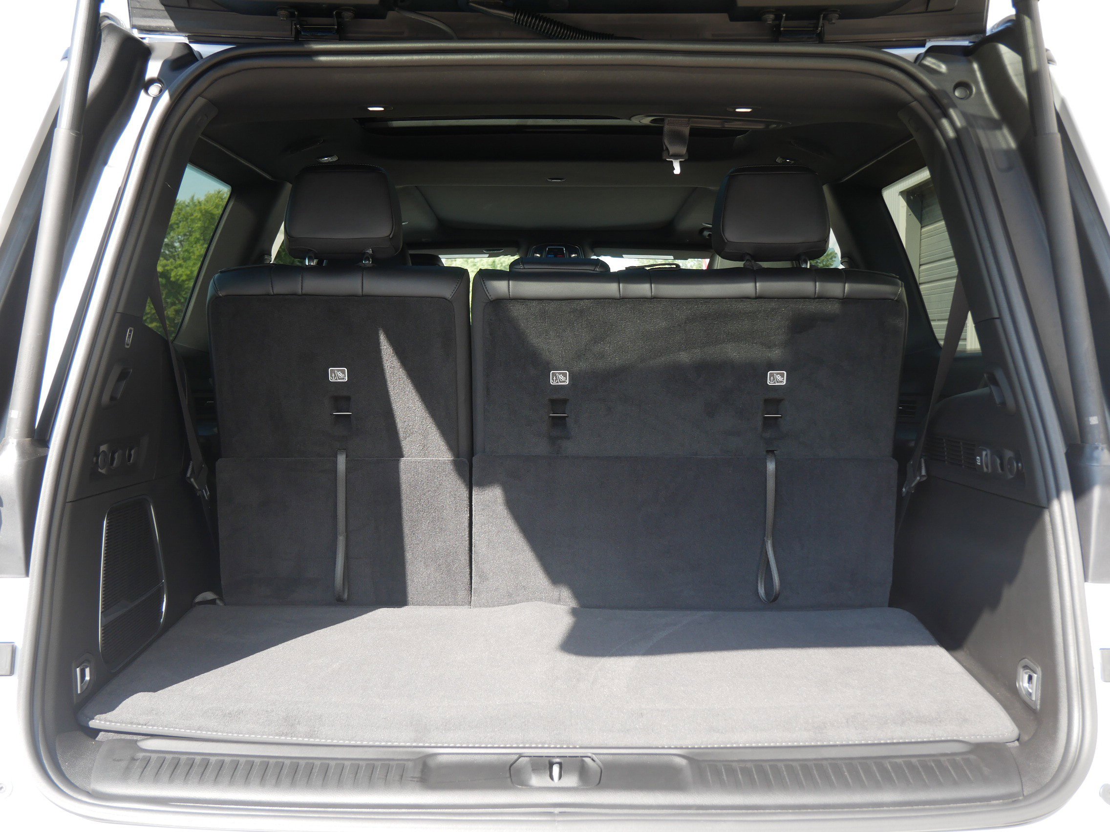 2025 Jeep Wagoneer Series II Carbide photo 3