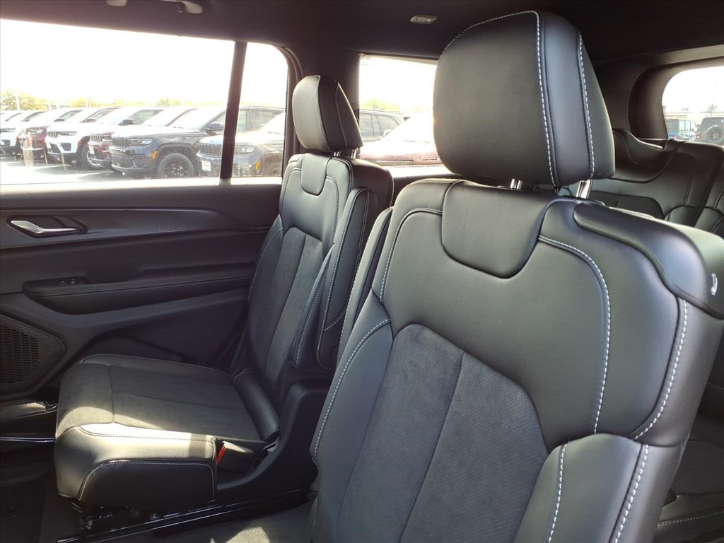 2025 Jeep Grand Cherokee Altitude X photo 12