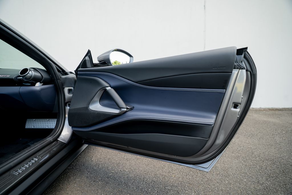 2022 Ferrari 812 GTS photo 38