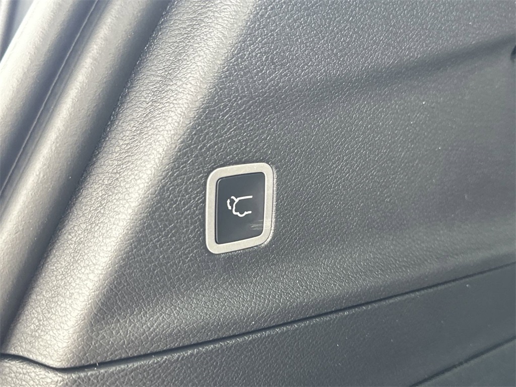 2025 Chrysler Voyager LX photo 43