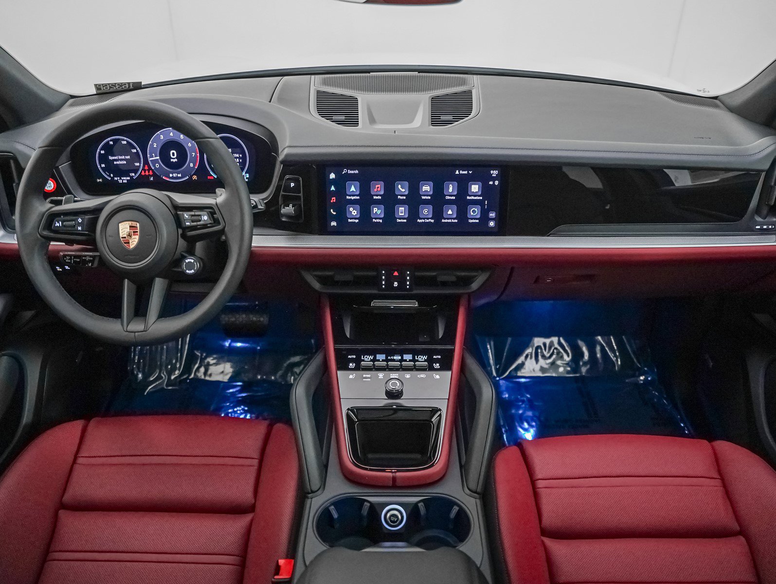 2025 Porsche Cayenne photo 15