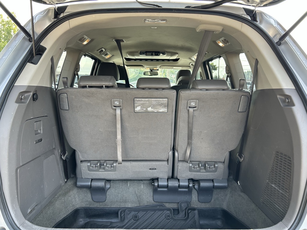2015 Honda Odyssey Touring photo 25