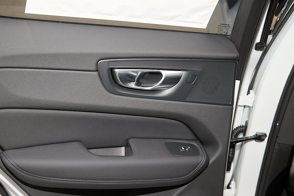 2026 VOLVO XC60 - Image 18