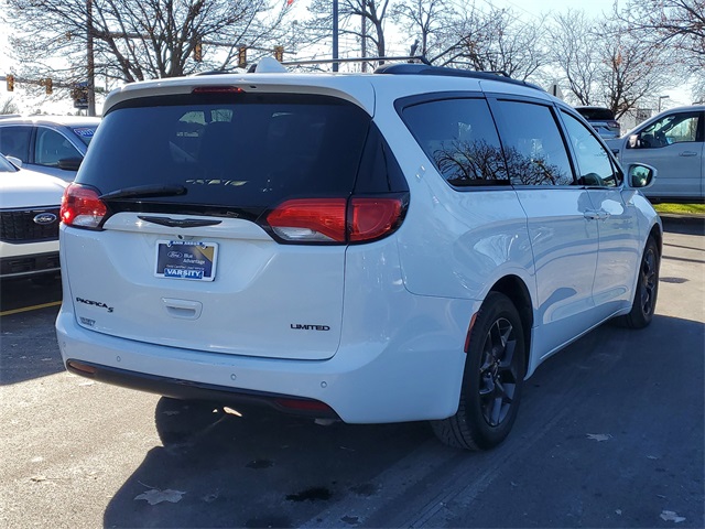 2018 Chrysler Pacifica Limited photo 4