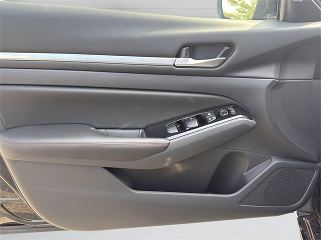 2025 Nissan Altima 2.5 SR photo 23