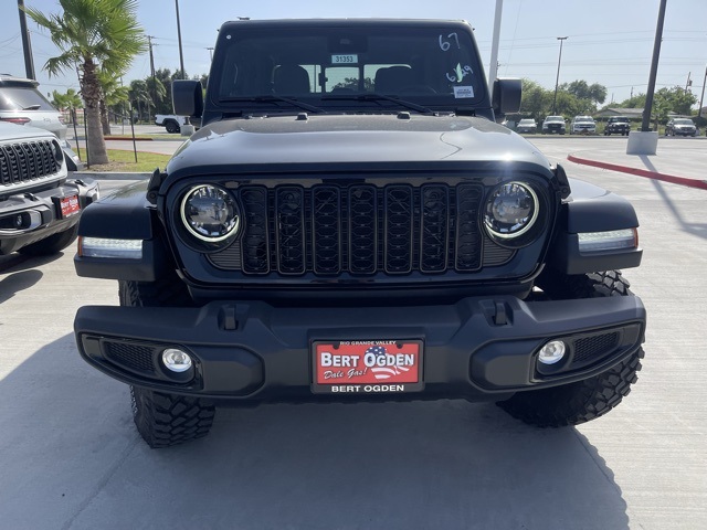 2025 Jeep Gladiator Willys photo 2