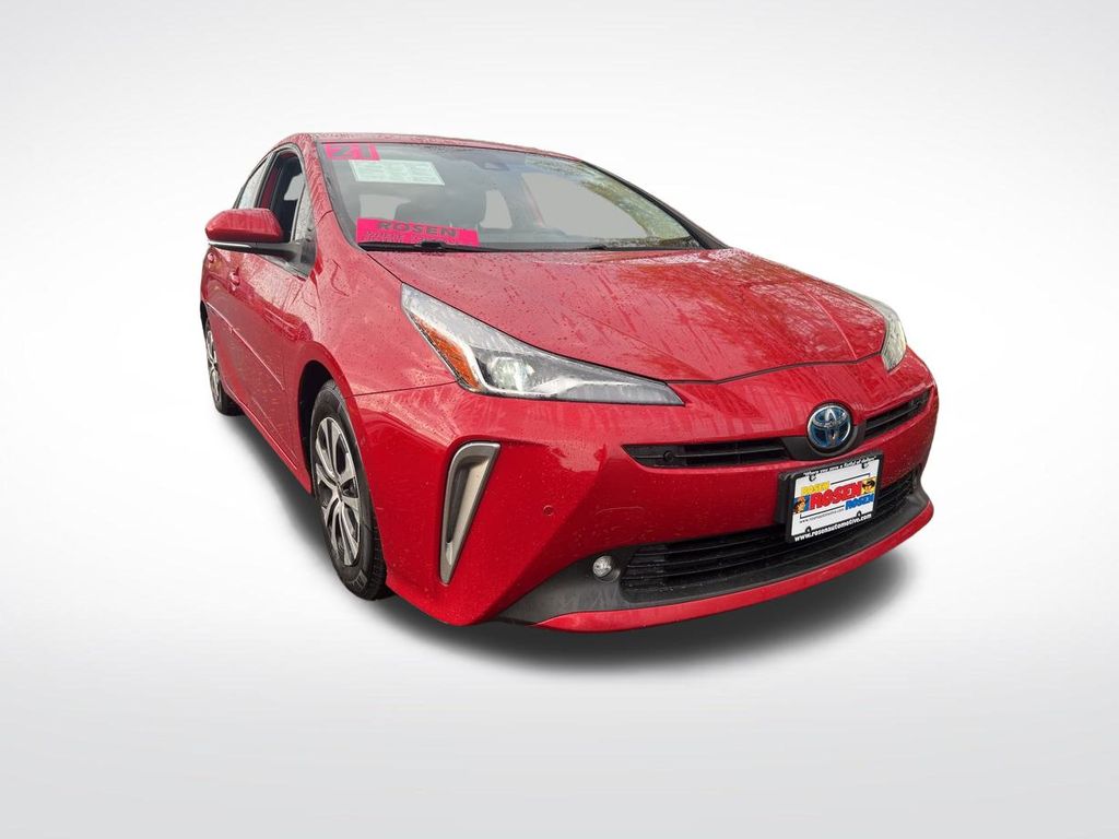 2021 Toyota Prius LE photo 3