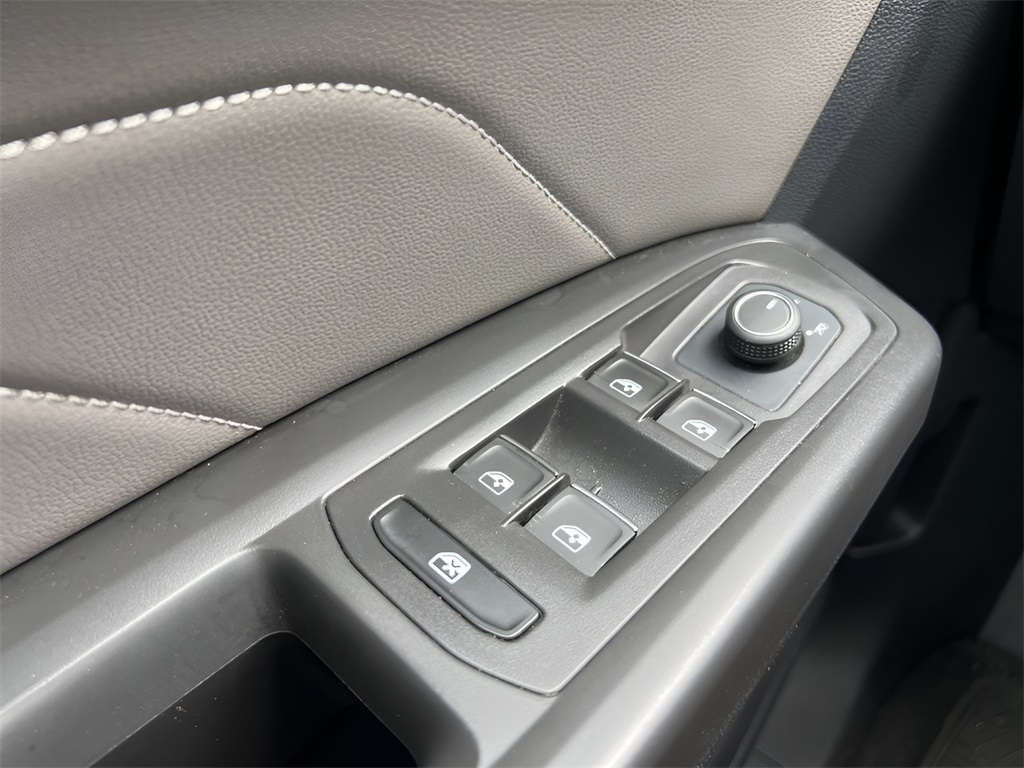 2022 Volkswagen Atlas SEL photo 32