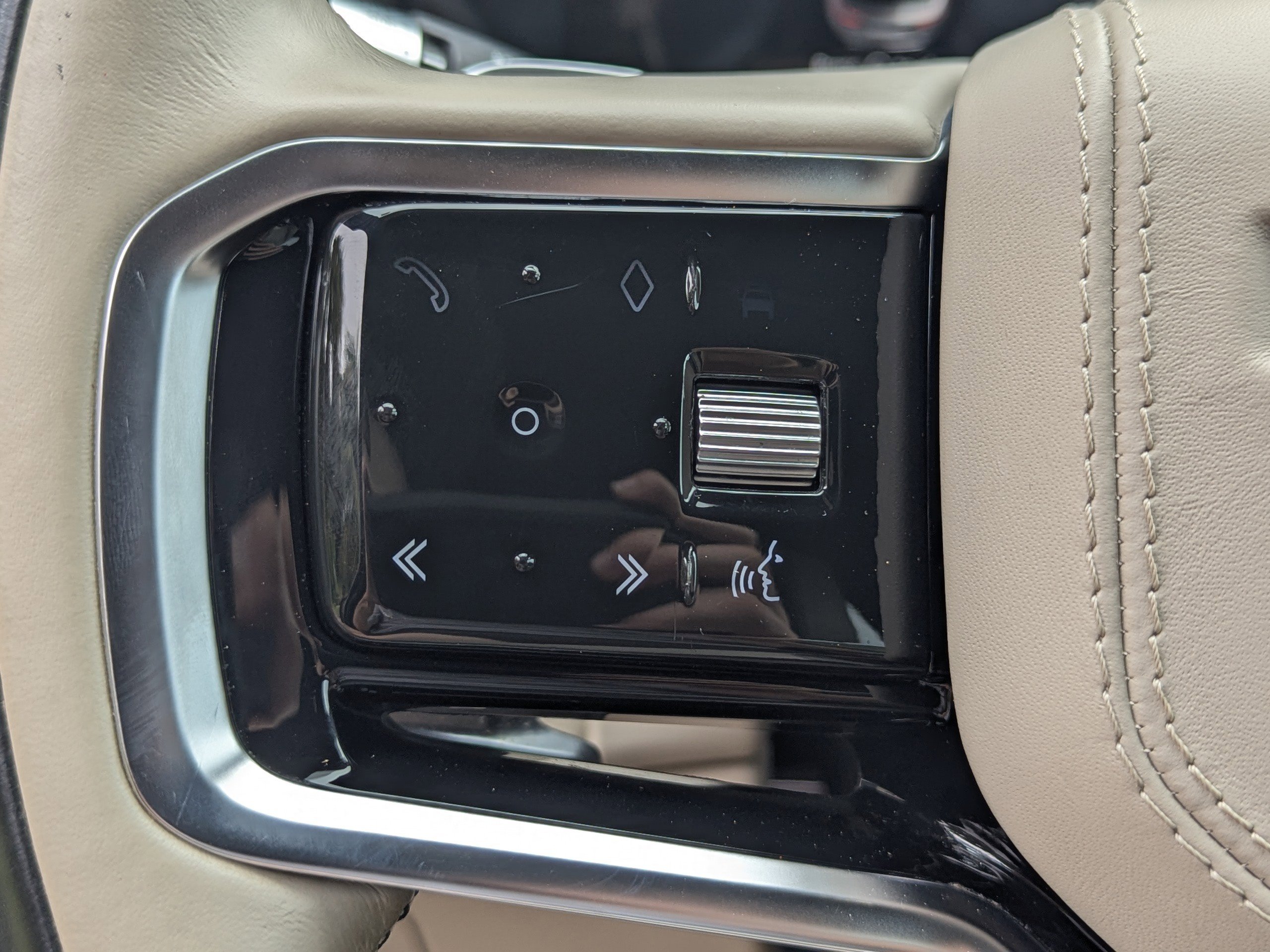 2021 Land Rover Range Rover Velar R-Dynamic S photo 26
