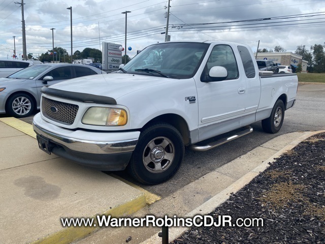 2002 Ford F-150 XLT photo 2